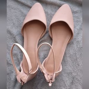 Pointed toe Tan flats with ankle strap size 9.5